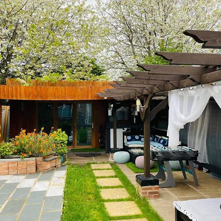 Tropical Style House Near Newcastle City Centre ภายนอก รูปภาพ