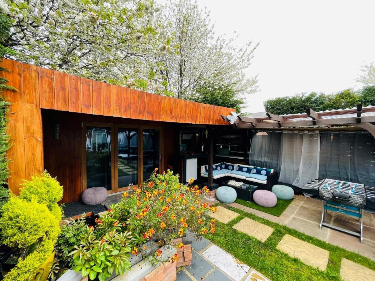 Tropical Style House Near Newcastle City Centre ภายนอก รูปภาพ